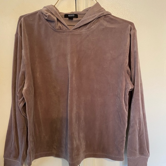 NWOT Alfani woman’s size xs top and pants set - Picture 2 of 7